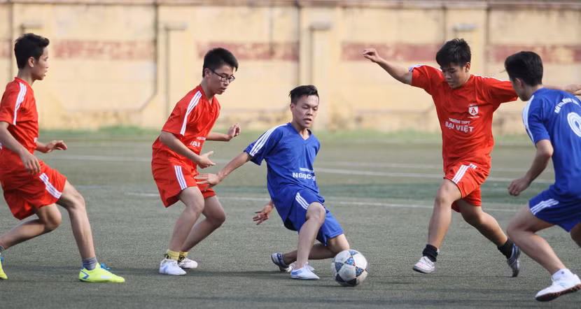 Kết quả, hình ảnh lượt trận cuối vòng bảng giải bóng đá học sinh THPT Hà Nội 2015 ảnh 11