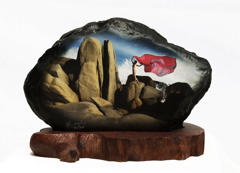 Thái Phiên tung bộ ảnh khỏa thân in trên đá ảnh 1