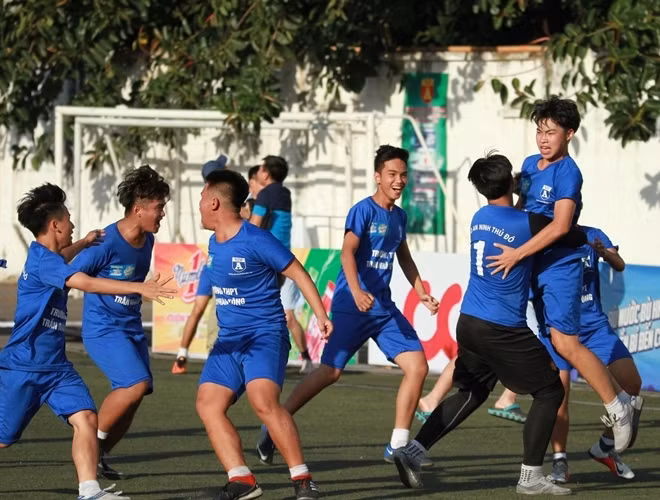 Lời chia tay xúc động của cầu thủ phải dừng bước ở vòng 1/32 ảnh 3