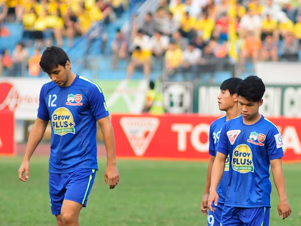 Khán giả bỏ về giữa trận khi Công Phượng và đồng đội thua "sốc" ảnh 14