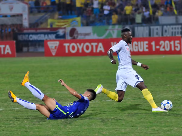 Khán giả bỏ về giữa trận khi Công Phượng và đồng đội thua "sốc" ảnh 10