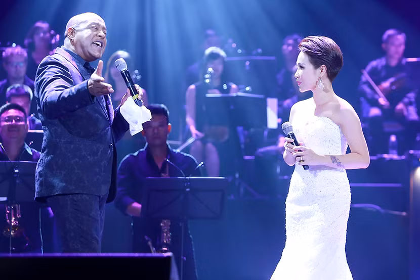 "Ông hoàng tình ca thế giới" Peabo Bryson khiến khán giả Việt Nam ngỡ ngàng ảnh 5