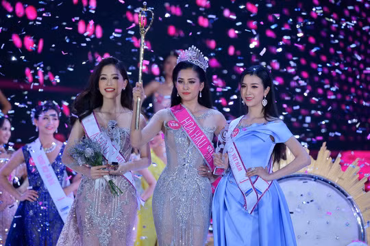 Chung kết "Hoa hậu Việt Nam 2018": Người đẹp Quảng Nam đăng quang ngôi vị cao nhất! ảnh 4