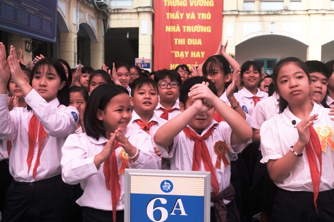 Xin ý kiến Chính phủ 3 vấn đề khó về lương, nâng chuẩn giáo viên và miễn học phí THCS ảnh 1