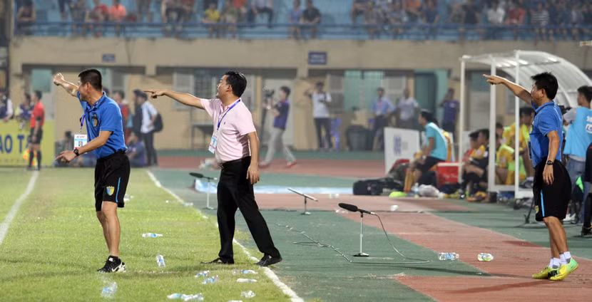 Pháo sáng ăn mừng và 20 phút "ngồi trên lửa" của Hà Nội T&T ảnh 6