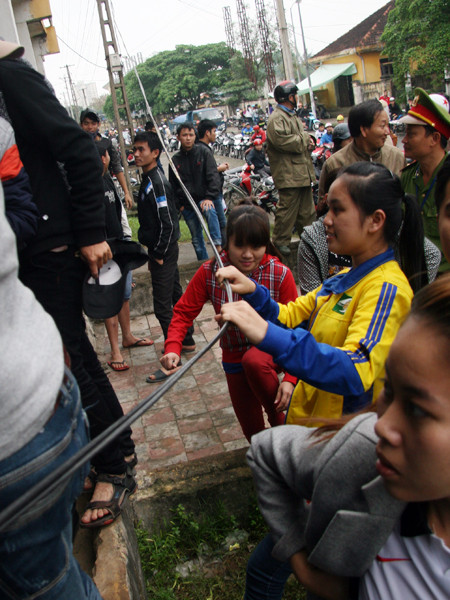 Khổ sở mua vé xem Công Phượng thi đấu trên sân Vinh ảnh 8