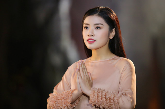 ​"Sao Mai" Thu Hằng tìm về với nhạc Phật để được tĩnh tâm ảnh 1