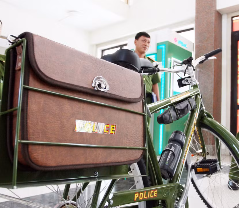 Xe đạp đặc chủng Công an Hà Nội xuống phố ảnh 7
