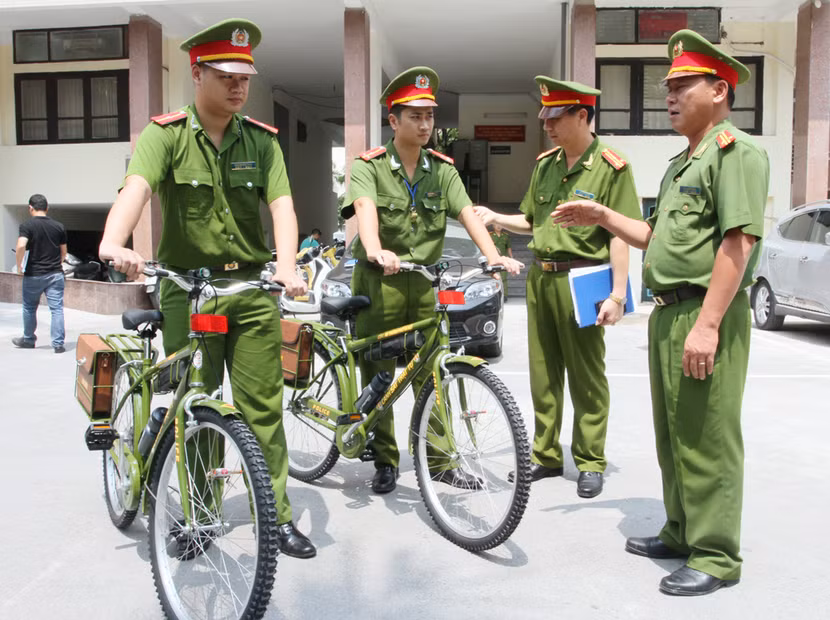 Xe đạp đặc chủng Công an Hà Nội xuống phố ảnh 3