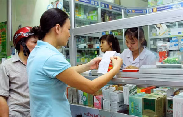 Nhà thuốc vẫn bán kháng sinh tùy tiện vì… mức phạt quá thấp, quản lý lỏng lẻo ảnh 1