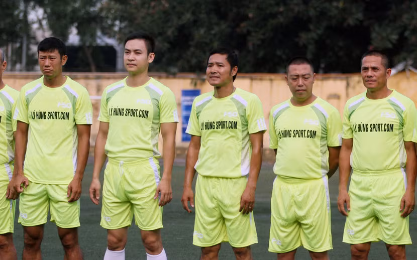 Bằng Kiều "đối đầu" Hồng Sơn trong trận đấu bóng đá từ thiện đầy ý nghĩa ảnh 4