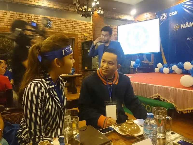 Á hậu Huyền My “đại náo” buổi sinh nhật CLB Chelsea ảnh 7