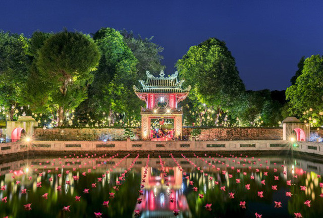 Nhầm lẫn về tác quyền, sách ảnh "Thu vọng nguyệt" lùi thời gian phát hành ảnh 1 Nhầm lẫn về tác quyền, sách ảnh "Thu vọng nguyệt" lùi thời gian phát hành ảnh 1