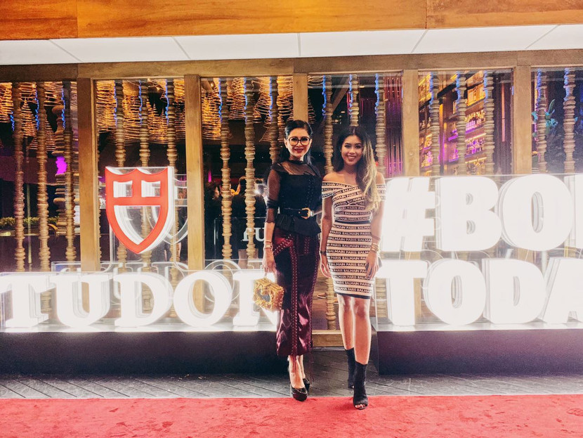 Cô gái Việt xinh đẹp chụp ảnh cùng David Beckham là ai? ảnh 3