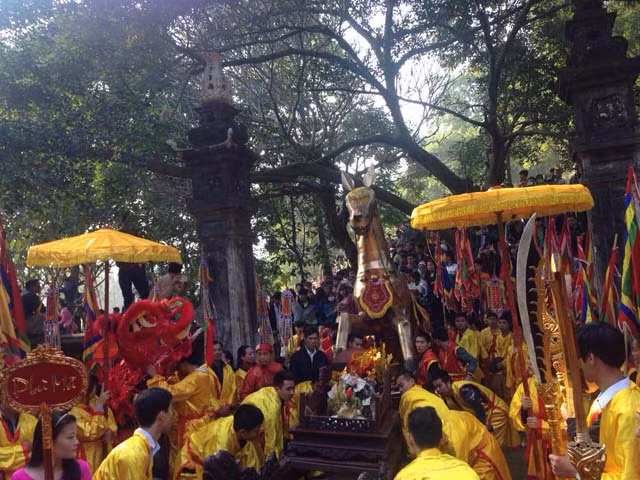 Lễ hội Gióng diễn ra bình yên, vui vẻ ảnh 6