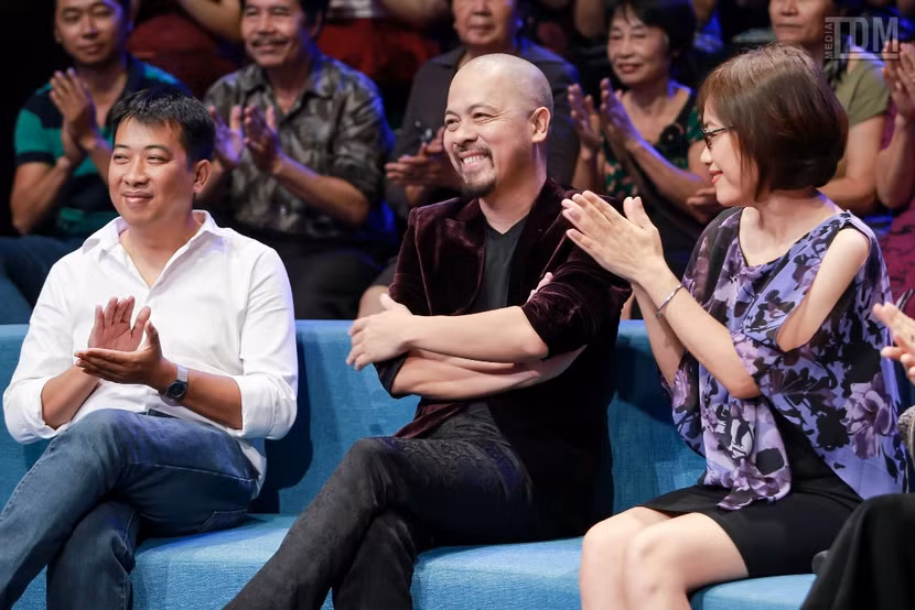 Nhà thiết kế Đức Hùng bảnh bao đọ dáng với MC Anh Tuấn ảnh 12