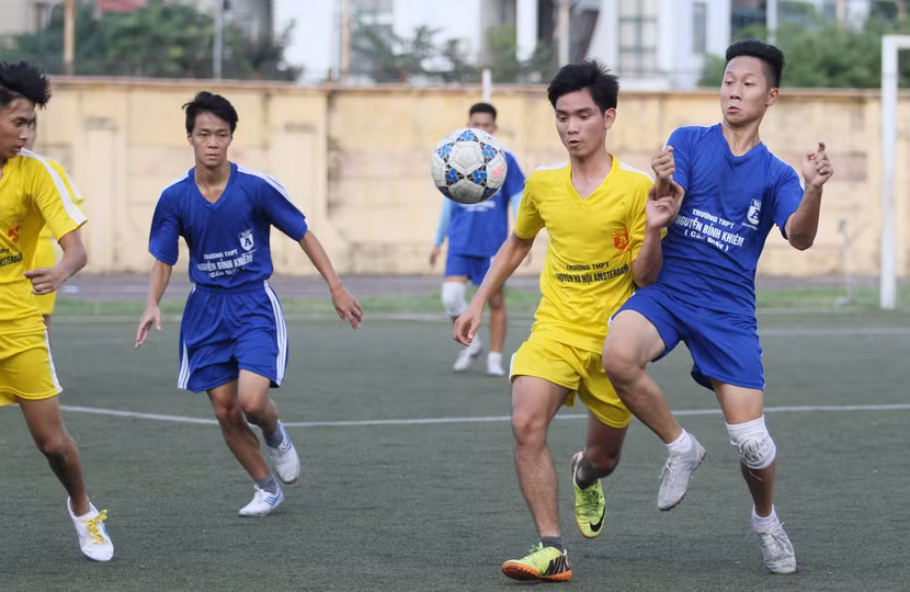 Kết quả, hình ảnh lượt trận cuối vòng bảng giải bóng đá học sinh THPT Hà Nội 2015 ảnh 13