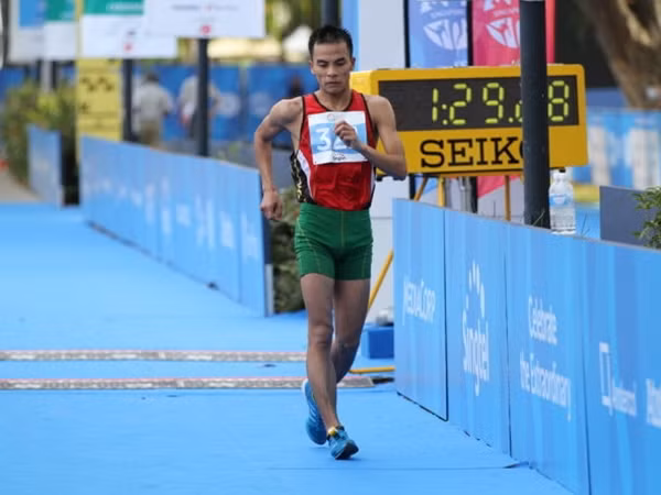 Thành Ngưng: Sự cô đơn của người gánh lịch sử ảnh 1