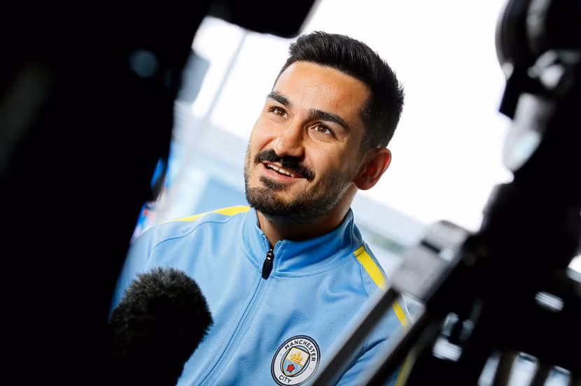 Pep Guardiola hoành tráng ra mắt CĐV Man City ảnh 9