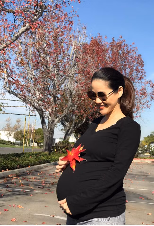 Bà mẹ đơn thân Thân Thúy Hà tiết lộ hình ảnh mang bầu lần 2 ảnh 4