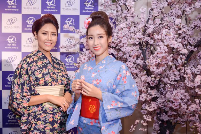 Dàn "sao" đẹp lạ trong trang phục Kimono ảnh 11