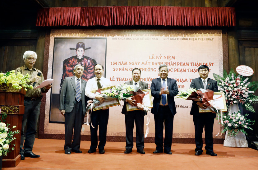 Trao giải thưởng sử học Phạm Thận Duật năm 2019 ảnh 1
