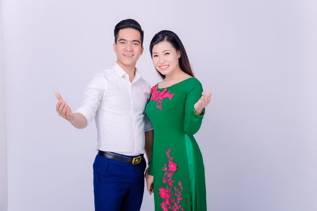 Tuổi thơ dữ dội khó tin của cặp đôi "bản sao" Đan Trường - Cẩm Ly ảnh 1