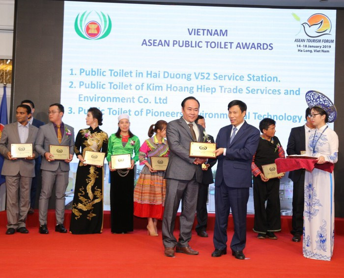 Việt Nam nhận giải thưởng "Nhà vệ sinh công cộng ASEAN 2019" ảnh 1