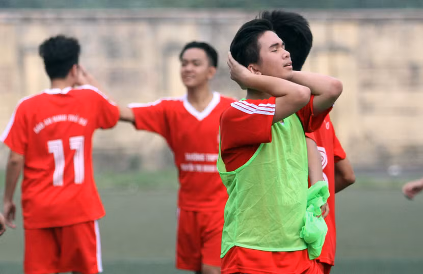 Hình ảnh tứ kết và lịch bán kết giải bóng đá học sinh THPT Hà Nội ảnh 5