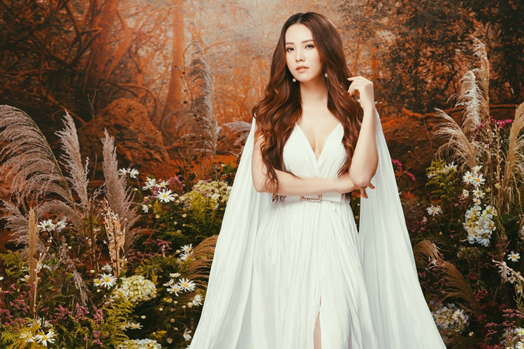 Á hậu Thụy Vân tiết lộ về kỳ nghỉ Tết bên gia đình ảnh 1