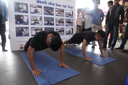 Gần 5.000 lái xe tham gia "Ngày hội chăm sóc bác tài" năm 2017 ảnh 4