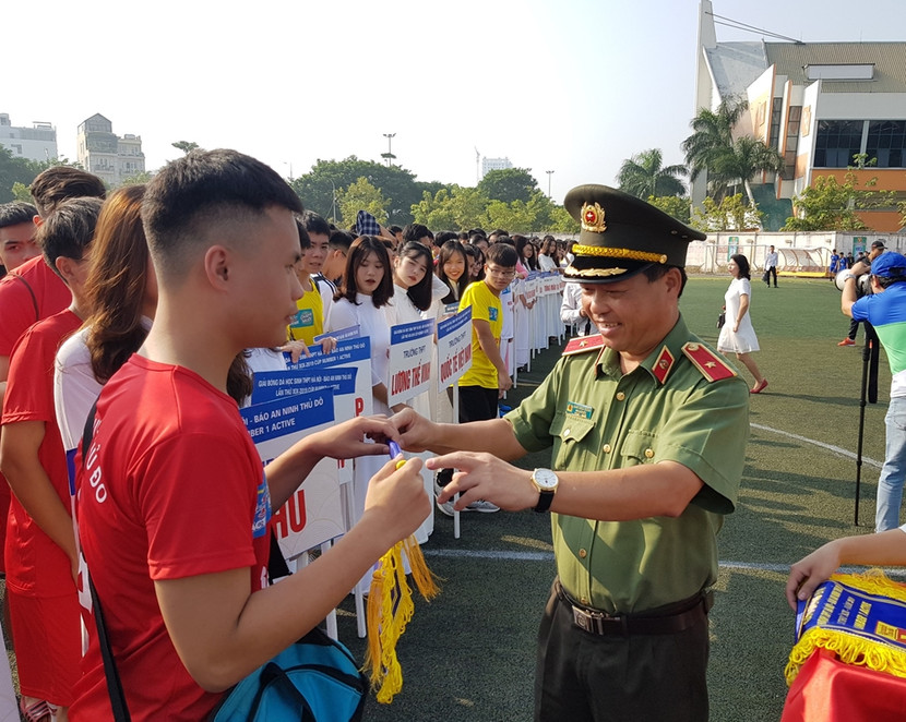 103 trường tưng bừng dự khai mạc giải bóng đá học sinh THPT Hà Nội 2019 ảnh 3