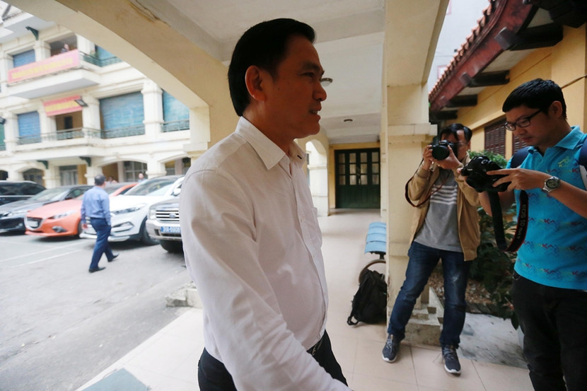 Họp bàn nhân sự VFF, bầu Đức một mực không đến vì "không có bằng Đại học" ảnh 3