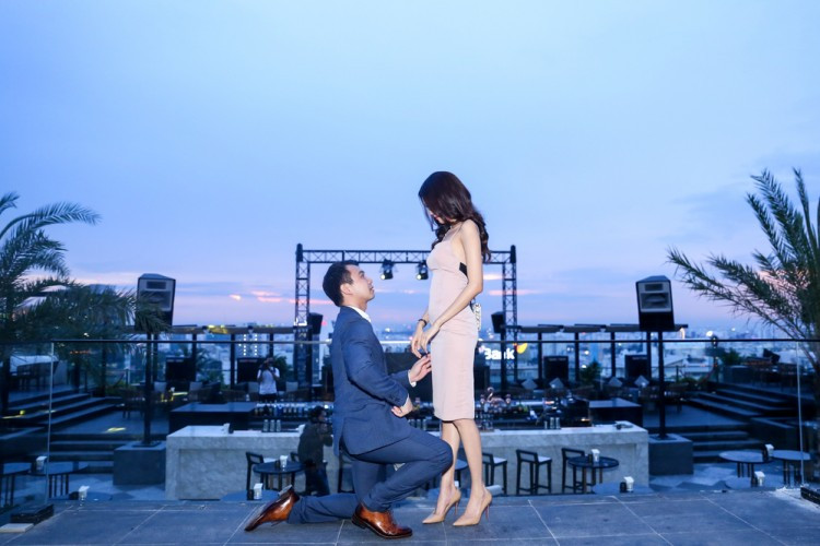 Lan Khuê rạng rỡ trong lễ đính hôn tại nhà riêng ảnh 4