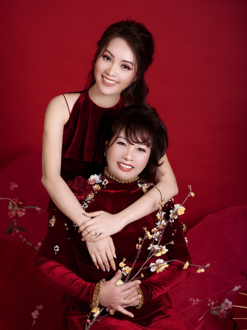 Á hậu Thụy Vân tiết lộ mẹ có thể một mình nấu 20 mâm cỗ ảnh 5