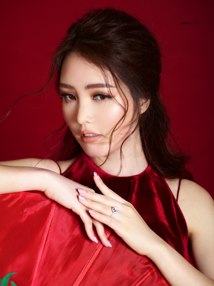 Á hậu Thụy Vân tiết lộ mẹ có thể một mình nấu 20 mâm cỗ ảnh 8