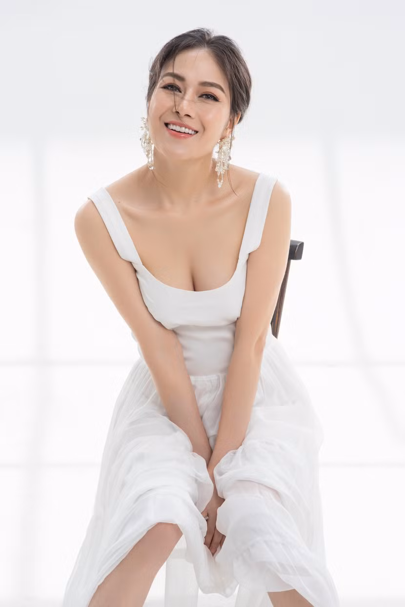 "Sao Mai 2017" Tuyết Nga trình làng MV đầu tay vào đúng ngày 20-10 ảnh 5 "Sao Mai 2017" Tuyết Nga trình làng MV đầu tay vào đúng ngày 20-10 ảnh 5