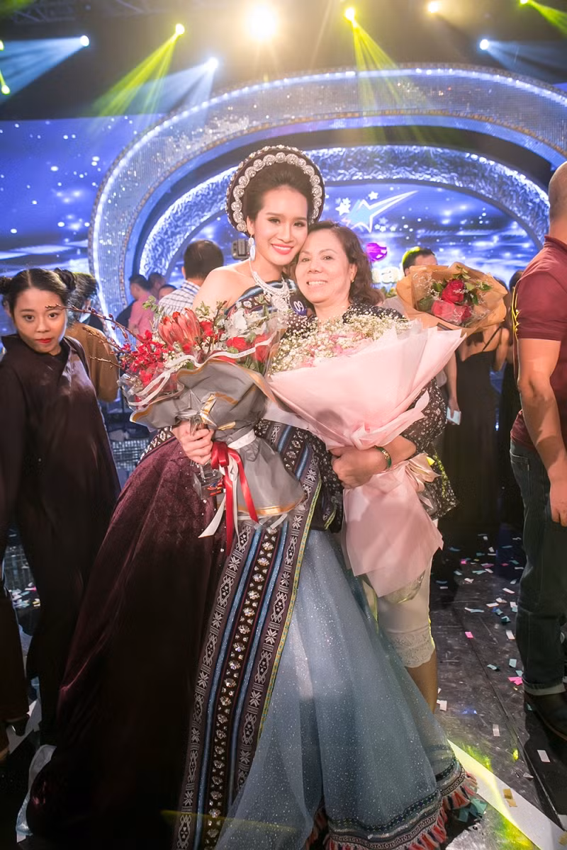 "Hoa hậu" giải "Sao Mai 2017" về Nhì ở dòng nhạc thính phòng ảnh 4