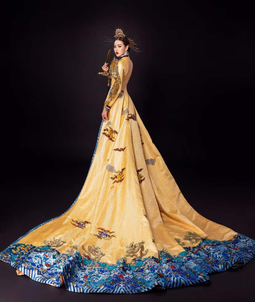 Tường San nhờ khán giả chọn hộ quốc phục trình diễn tại "Hoa hậu Quốc tế 2019" ​ ảnh 5