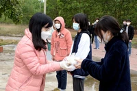 Học sinh, sinh viên sẽ được giảm giá vé tàu điện trên cao, tàu điện ngầm...