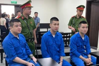 Chủ quán karaoke vứt bỏ thi thể bạn ở ven đê 