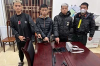 "Kẹp ba" diễu phố, ba thanh niên bị lực lượng 141 phát hiện mang theo "vũ khí nóng"