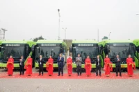 Đơn vị buýt truyền thống đầu tiên của Hà Nội chuyển đổi 100% sang xe điện