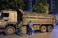 Khai thác dữ liệu từ camera AI để phát hiện các xe chở vật liệu rơi vãi gây ô nhiễm môi trường