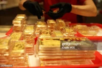 Chuyên gia dự báo ra sao về giá vàng sau tuần biến động mạnh nhất lịch sử?