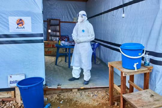 Mất dấu 80% nguồn lây, dịch Ebola chủng hiếm tại Congo vượt tầm kiểm soát
