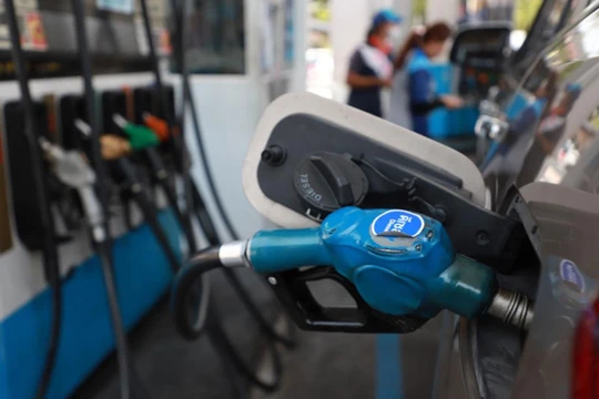 Chính phủ Thái Lan hành động khẩn cấp để ngăn chặn khủng hoảng nhiên liệu 