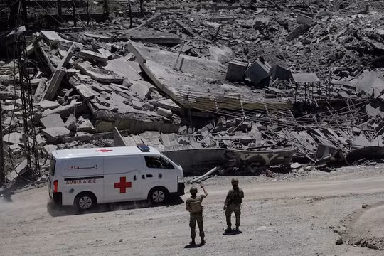 Israel không kích dữ dội miền Nam Lebanon gây nhiều thương vong