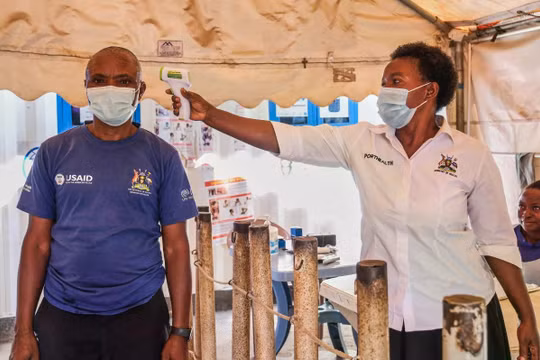 Uganda tuyên bố hết dịch Ebola, Congo vẫn đối mặt dịch bệnh nghiêm trọng