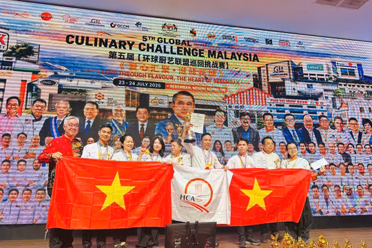 Team SA4 Team 2 giành 5 huy chương vàng và cúp Top 2 tại cùng phần thi GCCM Global Café Catering Team Challenge.